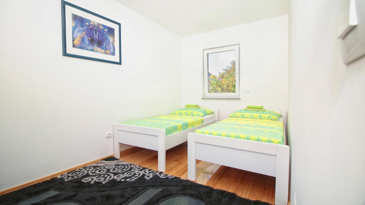 Guesthouse Esma Rovinj Eksteriør bilde